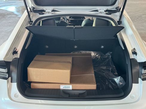 New 2026 Toyota Prius Plug-In Hybrid FWD image 11