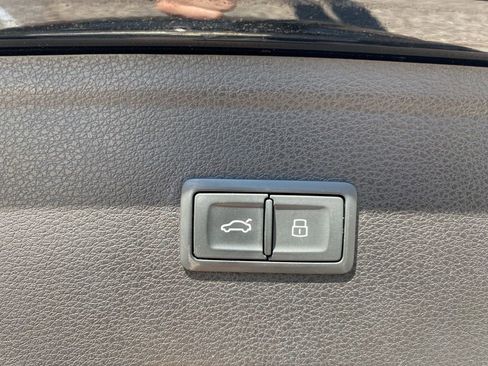 Used 2018 Audi Q5 Prestige w/ Prestige Package image 14