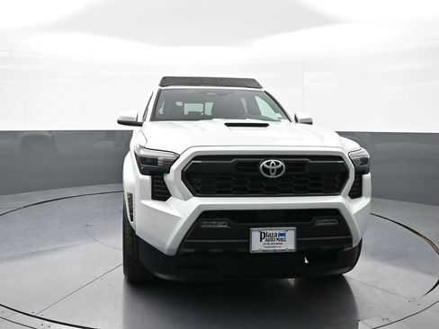 New 2024 Toyota Tacoma TRD Sport w/ TRD Sport Upgrade Package AWD/4WD image 2