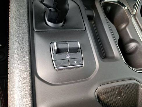Used 2025 GMC Sierra 1500 AT4 w/ AT4 Premium Package AWD/4WD image 15