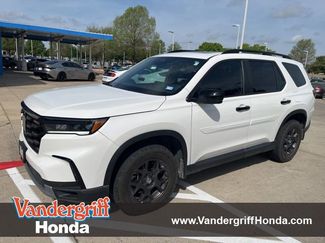 Used 2025 Honda Pilot TrailSport video 1