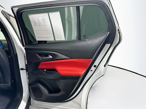 Used 2025 Chevrolet Equinox EV RS image 32