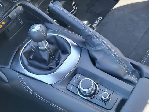 New 2025 MAZDA MX-5 Miata RF Club image 15