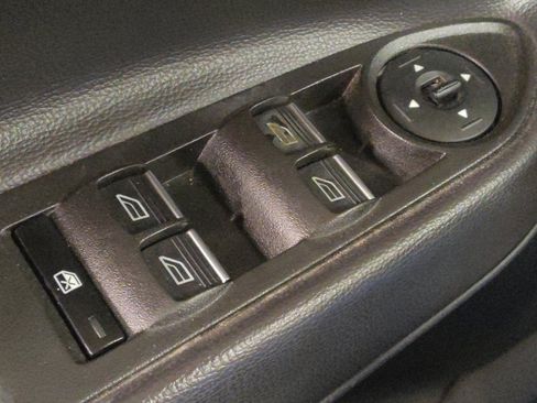 Used 2017 Ford Escape SE w/ Equipment Group 201A FWD image 27