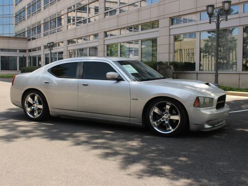 Used 2008 Dodge Charger R/T RWD image 2