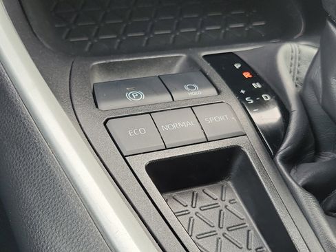 Certified 2024 Toyota RAV4 XLE FWD image 29