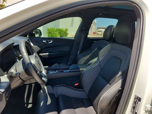 Used 2022 Volvo XC60 T8 R-Design w/ Advanced Package AWD/4WD image 18