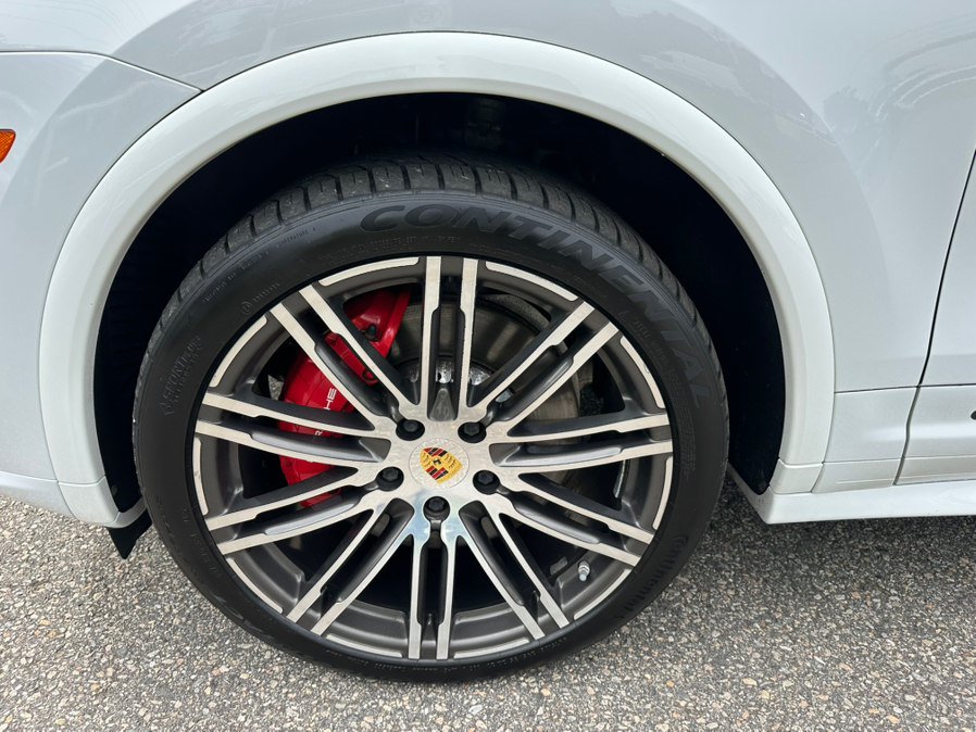 Used 2017 Porsche Cayenne GTS AWD/4WD image 36