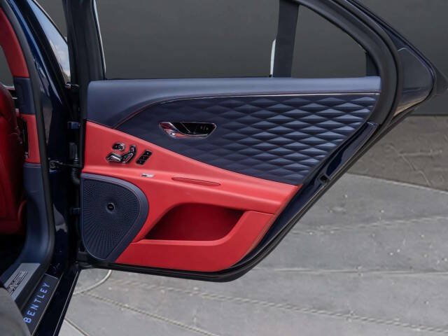 Used 2020 Bentley Flying Spur W12 AWD/4WD image 32