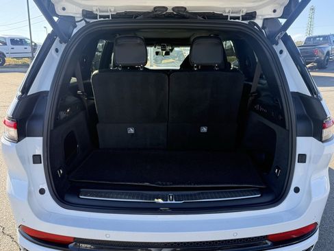 Used 2023 Jeep Grand Cherokee L Summit image 5