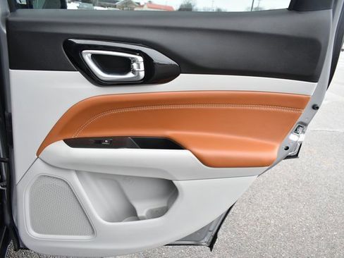 Used 2022 Jeep Compass Limited image 36