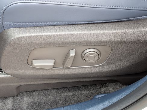 New 2026 Kia Carnival EX image 26