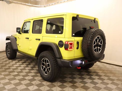 Used 2024 Jeep Wrangler Unlimited Rubicon w/ Convenience Group image 3