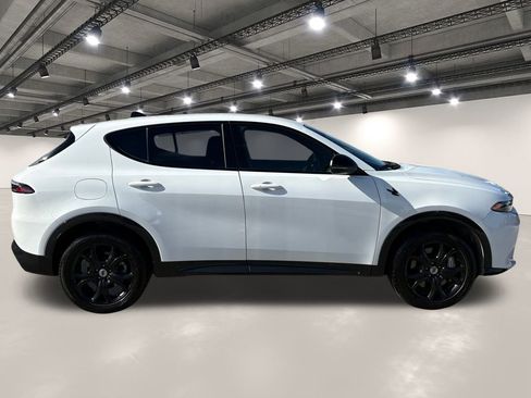 Used 2024 Dodge Hornet R/T w/ R/T Blacktop Package image 17