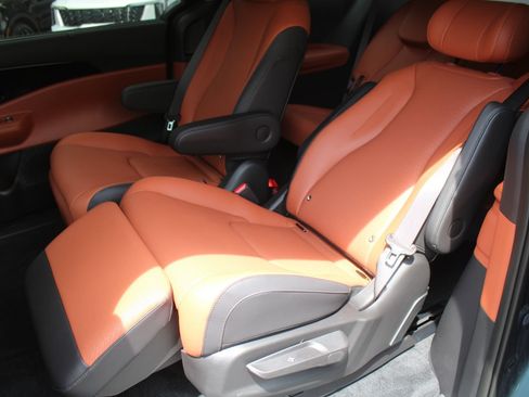 New 2026 Kia Carnival SX Prestige FWD image 9