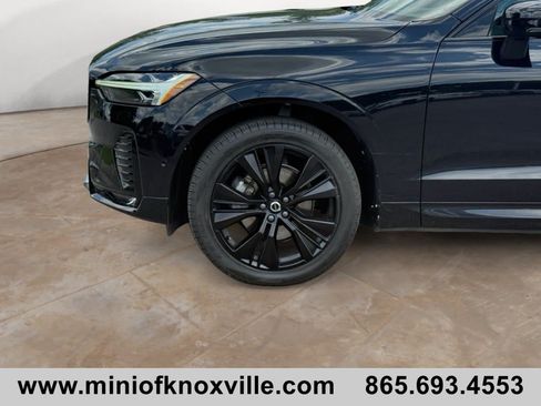 Used 2023 Volvo XC60 B5 Plus AWD/4WD image 9