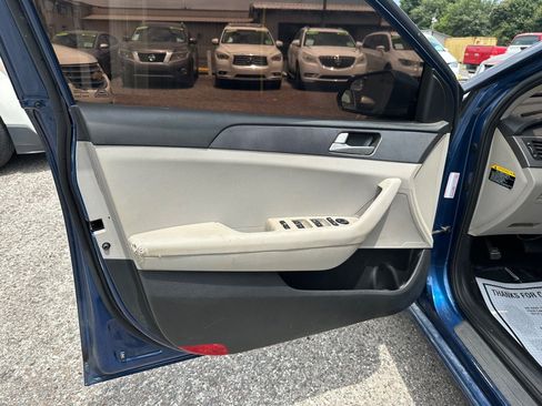 Used 2017 Hyundai Sonata SE FWD image 11
