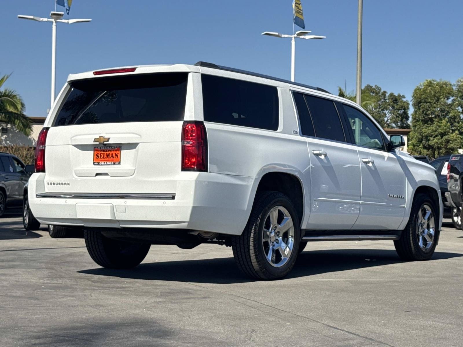 Used 2016 Chevrolet Suburban LTZ RWD image 7