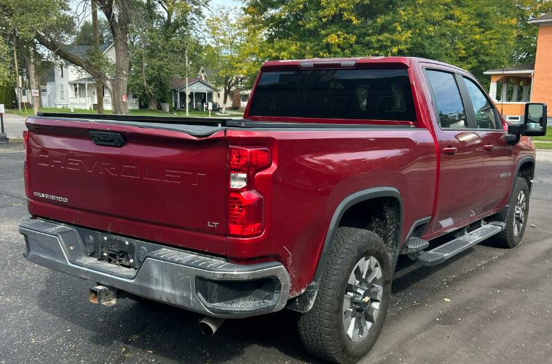 Used 2023 Chevrolet Silverado 2500 LT w/ Convenience Package AWD/4WD image 3