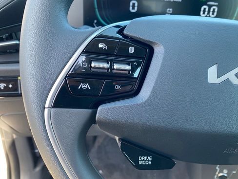 New 2026 Kia Niro LX FWD image 12