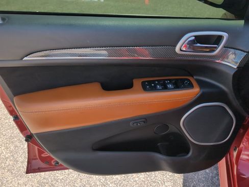 Used 2014 Jeep Grand Cherokee SRT8 w/ Luxury Group II AWD/4WD image 9