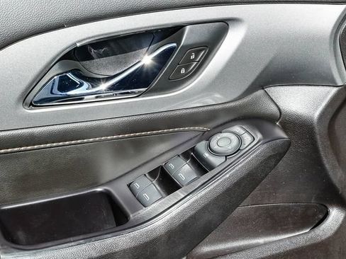 Used 2019 Chevrolet Traverse LT FWD image 22