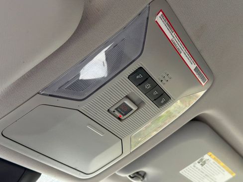 Used 2019 Toyota RAV4 LE image 23