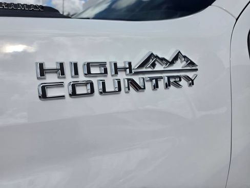 Used 2024 Chevrolet Silverado 2500 High Country w/ Technology Package AWD/4WD image 16