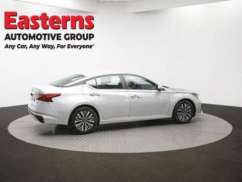 Used 2023 Nissan Altima 2.5 SV image 41