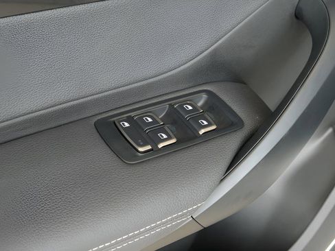 New 2025 VinFast VF 8 Eco AWD/4WD image 6