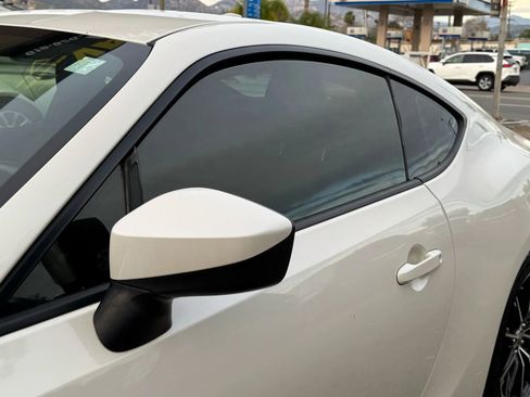 Used 2017 Toyota 86 image 5