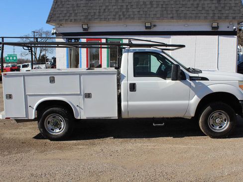 Used 2011 Ford F250 XL image 4