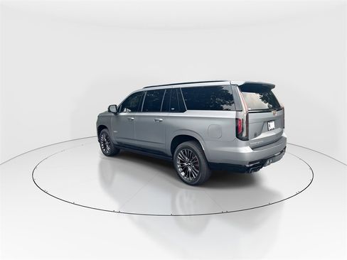 Used 2023 Cadillac Escalade ESV V image 6