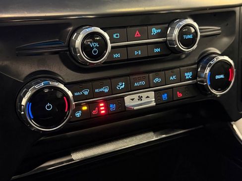 Used 2025 Ford F150 Lariat w/ FX4 Off-Road Package image 21