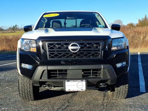 Certified 2024 Nissan Frontier SV w/ Hardbody Edition image 13