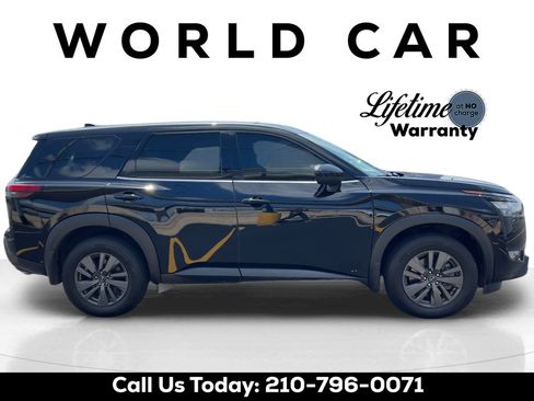 Used 2025 Nissan Pathfinder S AWD/4WD image 2