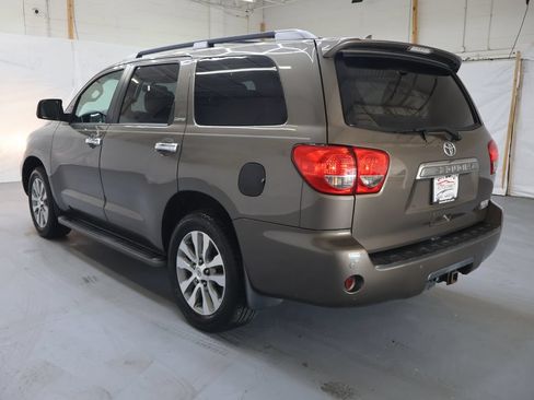 Used 2017 Toyota Sequoia Limited w/ Safety & Convenience Package RWD image 5