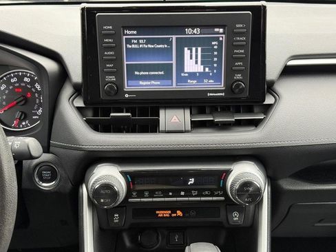 Used 2021 Toyota RAV4 XLE image 14