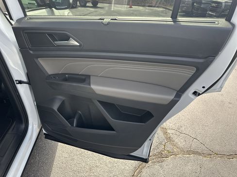 Used 2023 Volkswagen Atlas SE image 18