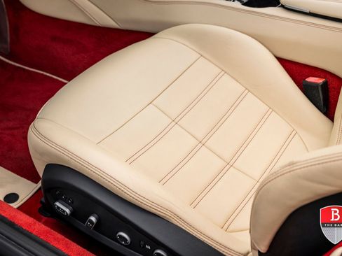 Used 2017 Ferrari California T RWD image 37