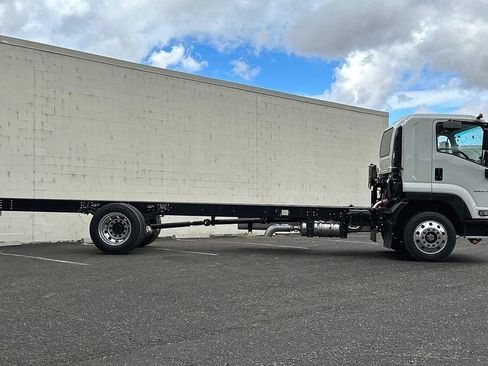 New 2024 Chevrolet Low Cab Forward 6500XD image 3