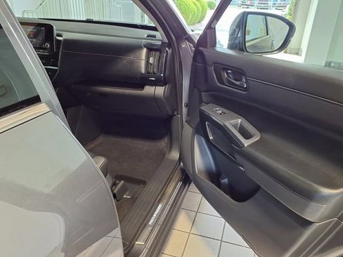 Used 2023 Nissan Pathfinder SV FWD image 24