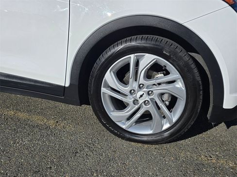 Used 2022 Chevrolet Bolt LT image 9