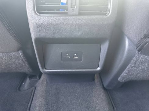 Certified 2023 Nissan Rogue SV FWD image 33