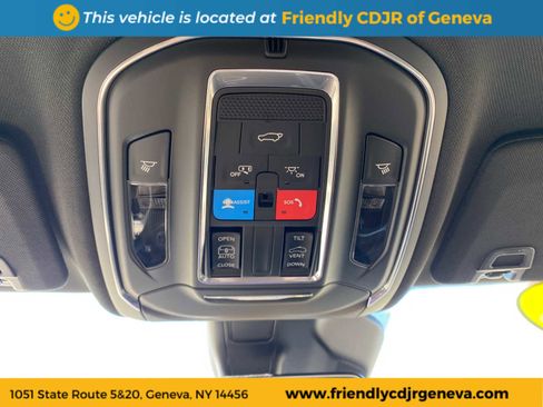 Used 2025 Jeep Grand Cherokee Laredo X w/ Luxury Tech Group I image 29