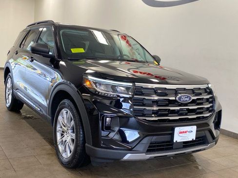 New 2026 Ford Explorer Active w/ Active Comfort Package image 2
