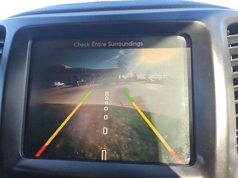 Used 2016 Jeep Cherokee Limited image 21