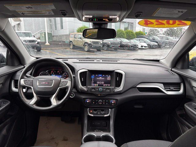 Used 2024 GMC Terrain SLE w/ Driver Convenience Package FWD image 25