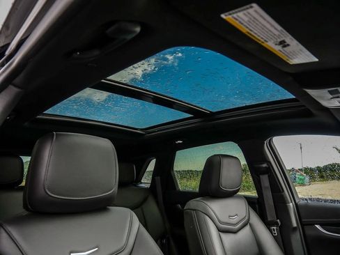 Used 2022 Cadillac XT5 Premium Luxury FWD image 19