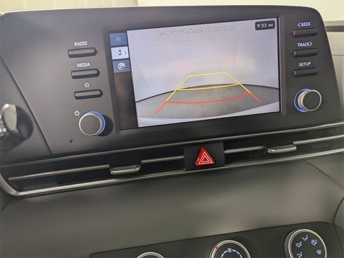 New 2025 Hyundai Elantra SE image 25